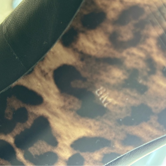 Guess Leather Pumps, size 8 - Picture 7 of 9